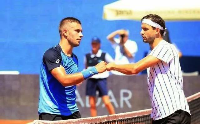 他的个人实 他的个人实