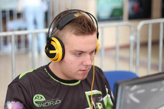 A队由门将 A队由门将