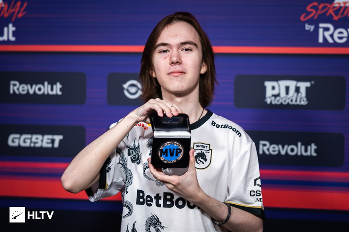 作下藏长发 作下藏长发